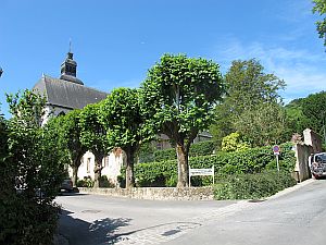 Haut Villers Abbaye tomb of Dom Perignon